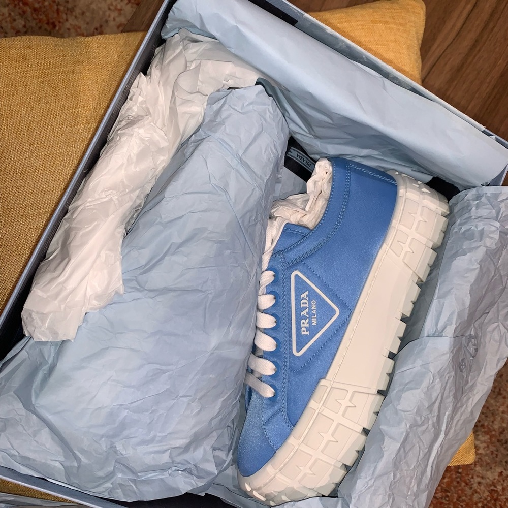 I am selling Women’s Prada sneakers brand new - Picture 5 of 6